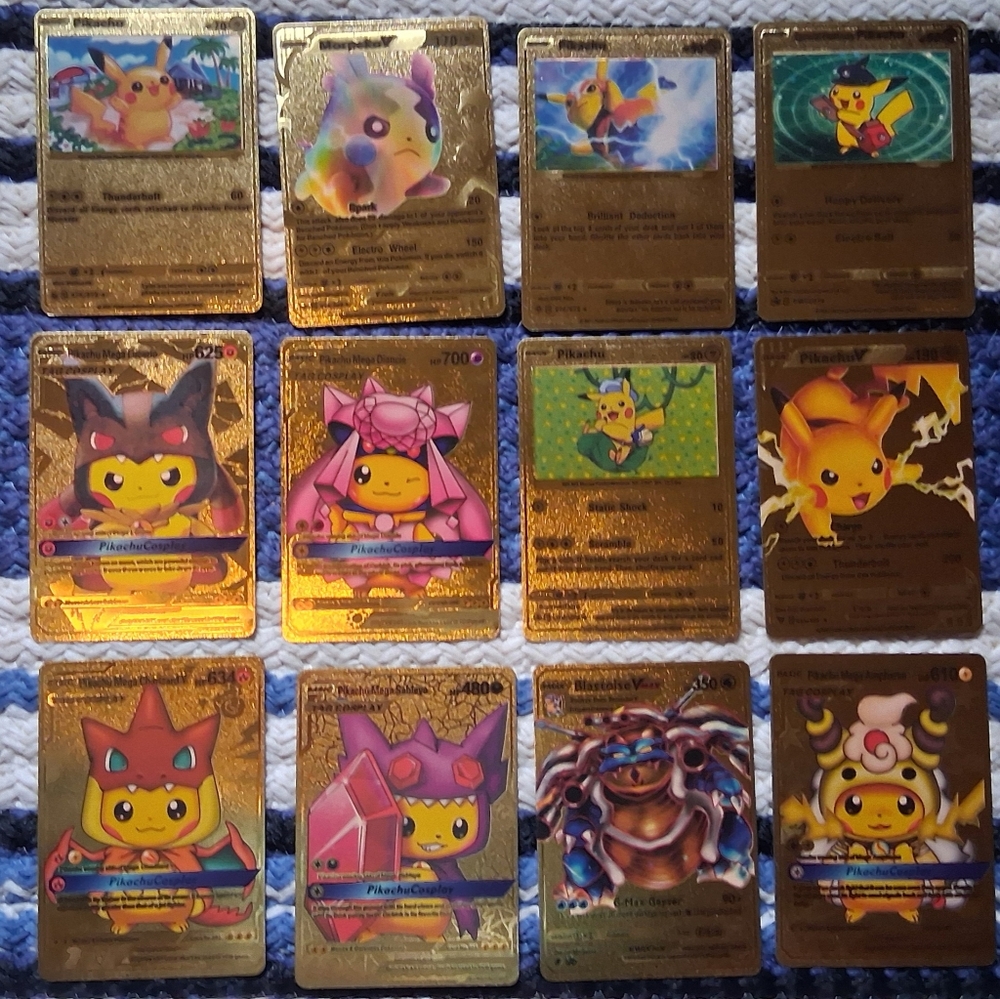 12 Random Gold Foil Pokemon Collectible Cards